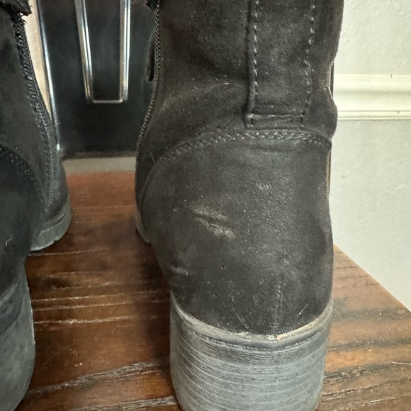 Mossimo (Target) Women’s Faux Suedo Black Boots Size 9. - Picture 7 of 8